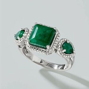 NWT-BEAUTIFUL 2.50TCWT Emerald Ring in .925 Sterling Silver